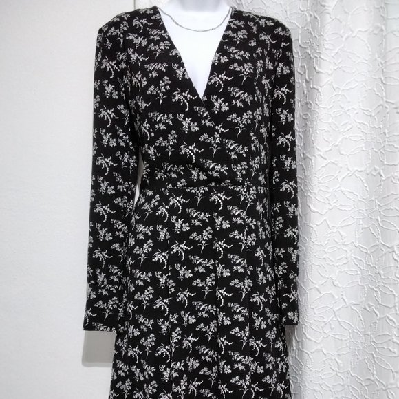 NEW H & M Women Dress Black Floral Pattern Long Sleeve Size 2 Soft Flare Relax - Picture 13 of 16